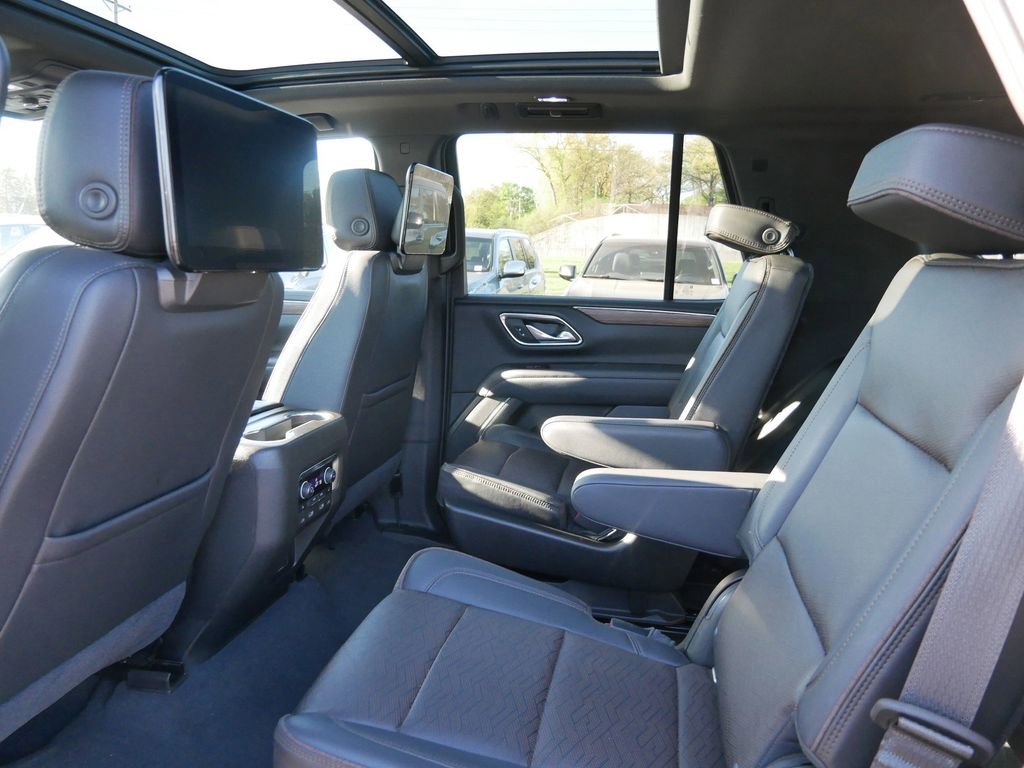 Used 2021 Chevrolet Tahoe High Country AWD/4WD image 11