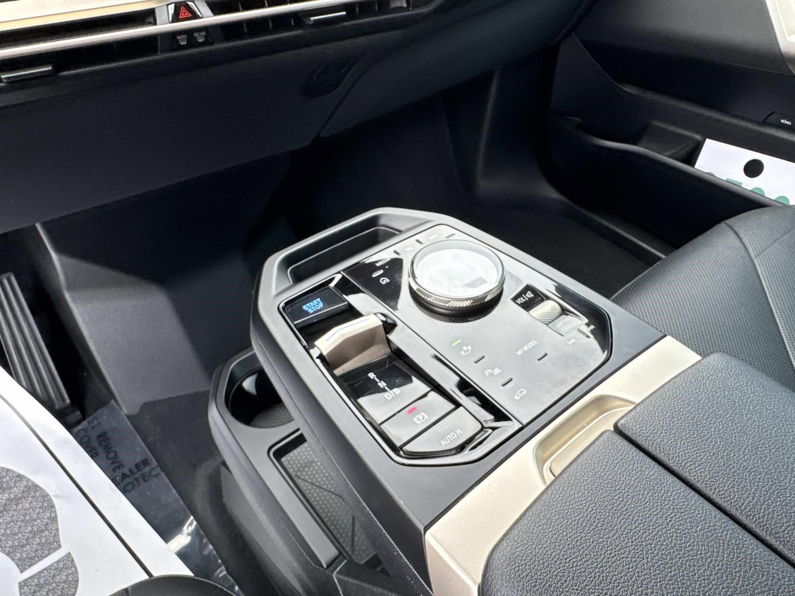 Certified 2022 BMW iX xDrive50 w/ Premium Package image 24