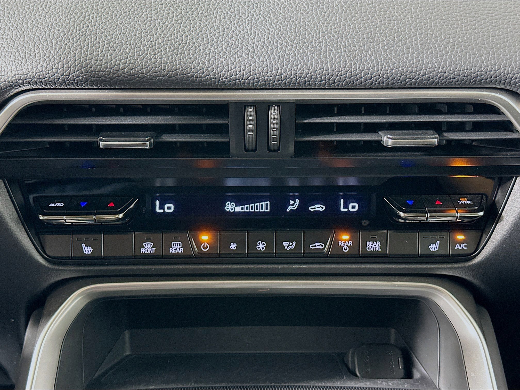 Used 2024 MAZDA CX-90 Plug-In Hybrid w/ Preferred image 23