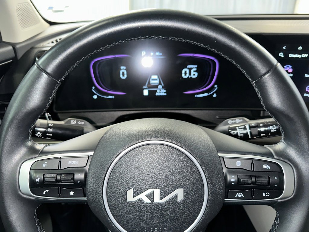 Used 2023 Kia Sportage EX image 9