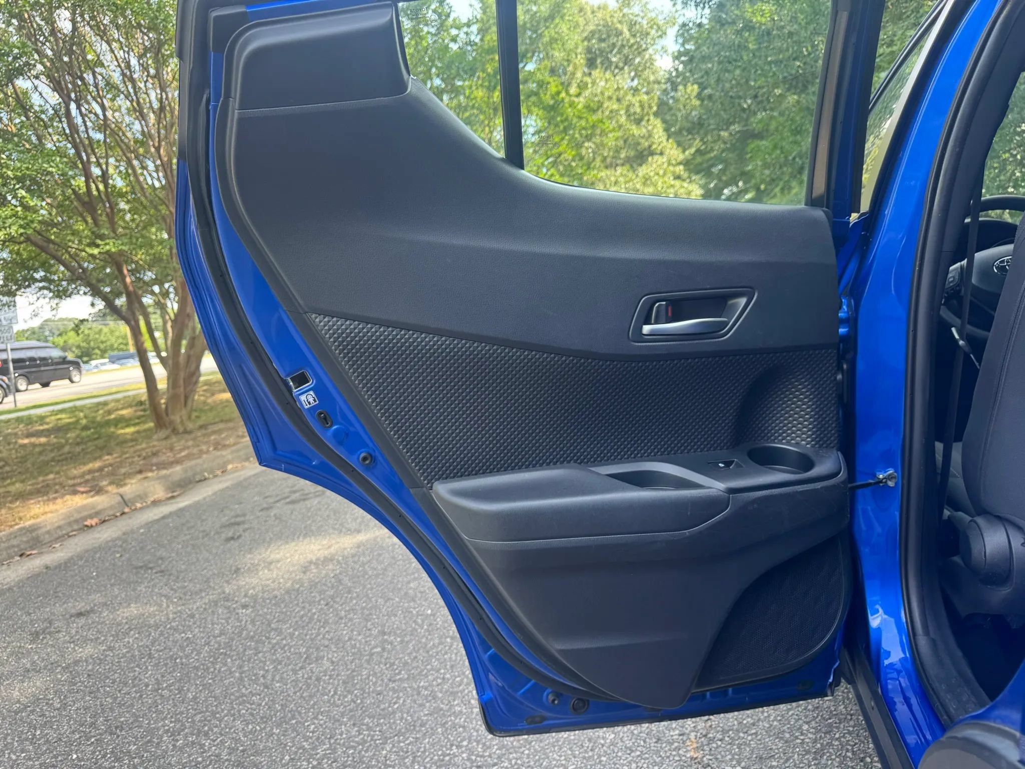 Used 2019 Toyota C-HR LE FWD image 10