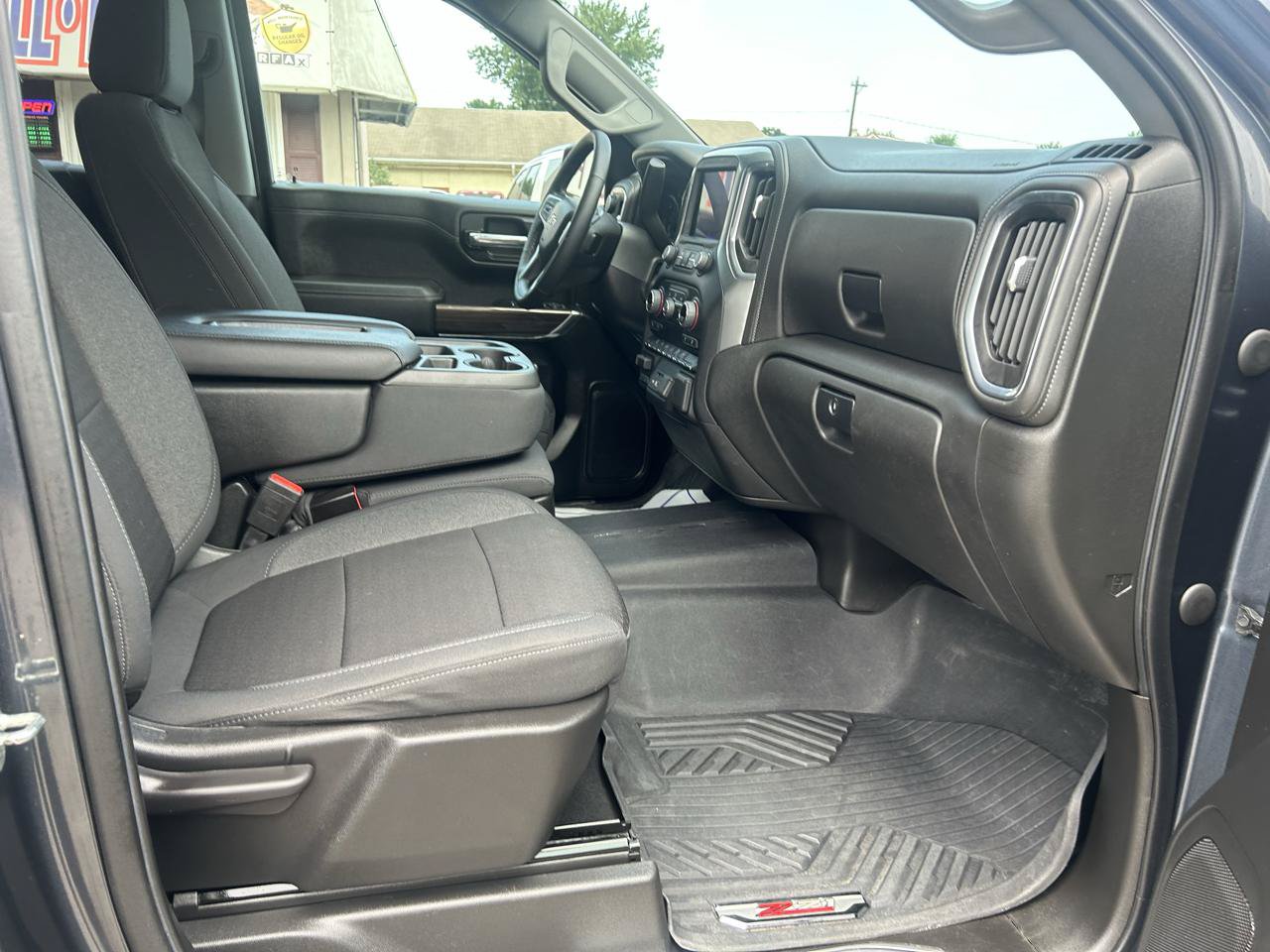 Used 2022 Chevrolet Silverado 1500 LT AWD/4WD image 48
