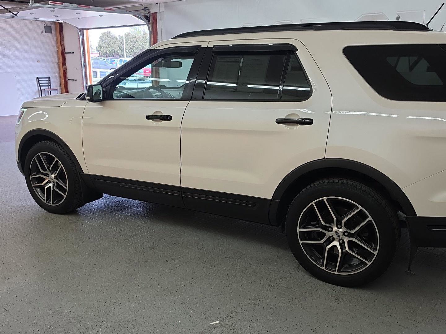 Used 2019 Ford Explorer Sport w/ Equipment Group 401A AWD/4WD image 3