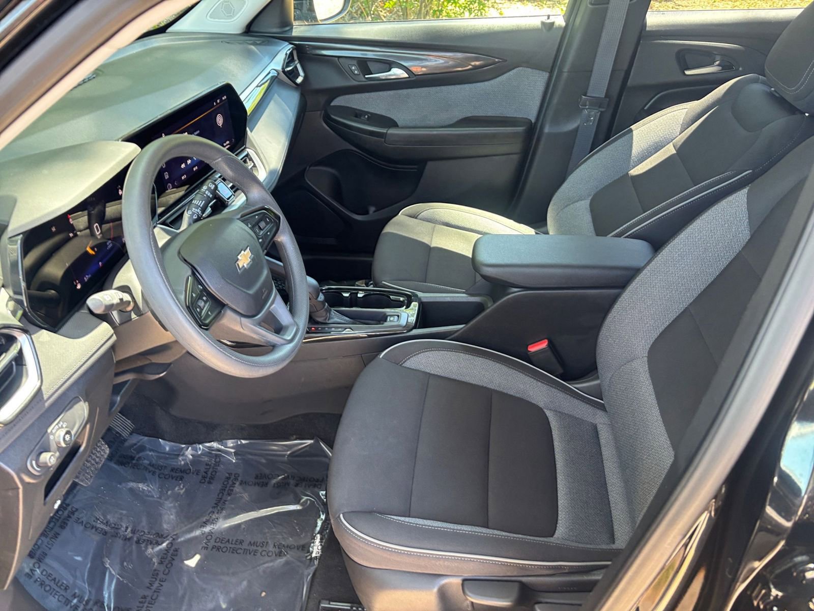 Used 2025 Chevrolet TrailBlazer LT FWD image 28