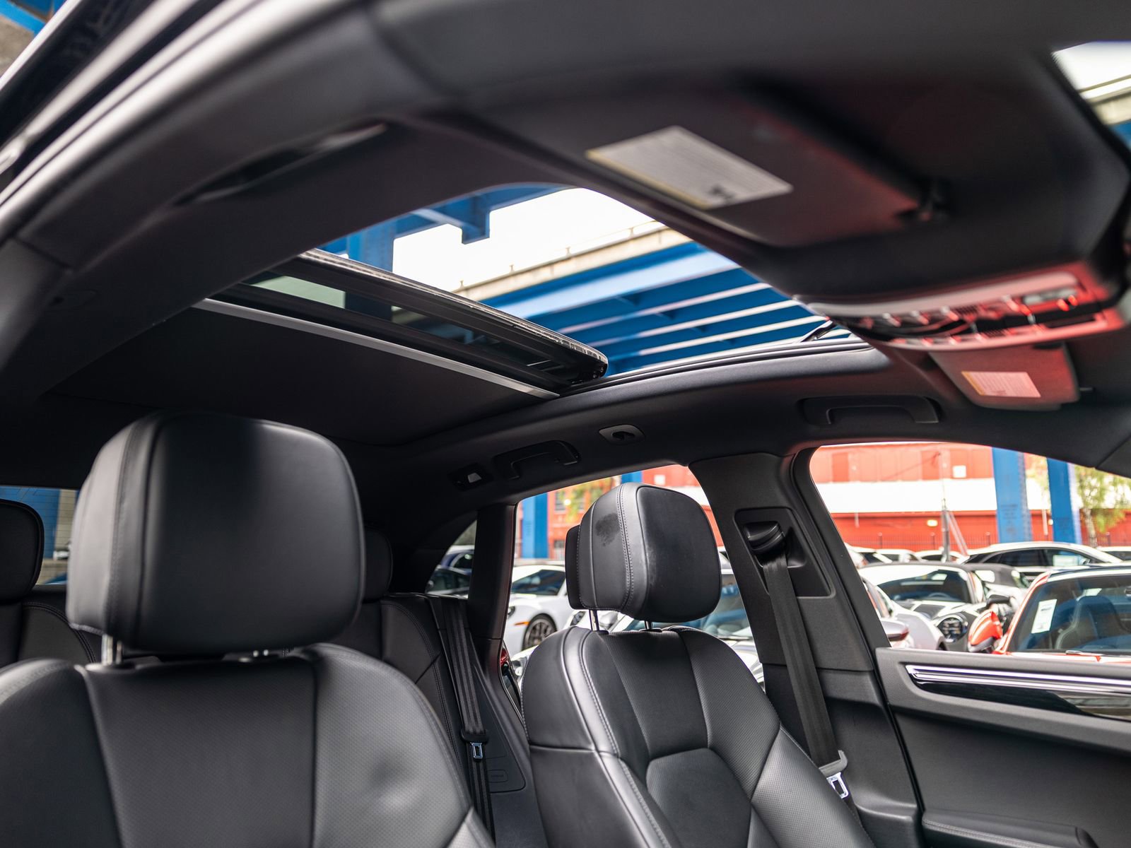 Certified 2023 Porsche Macan AWD/4WD image 54