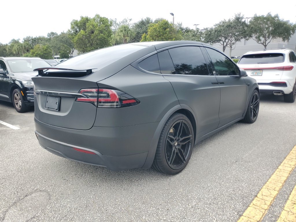 Used 2024 Tesla Model X AWD/4WD image 3