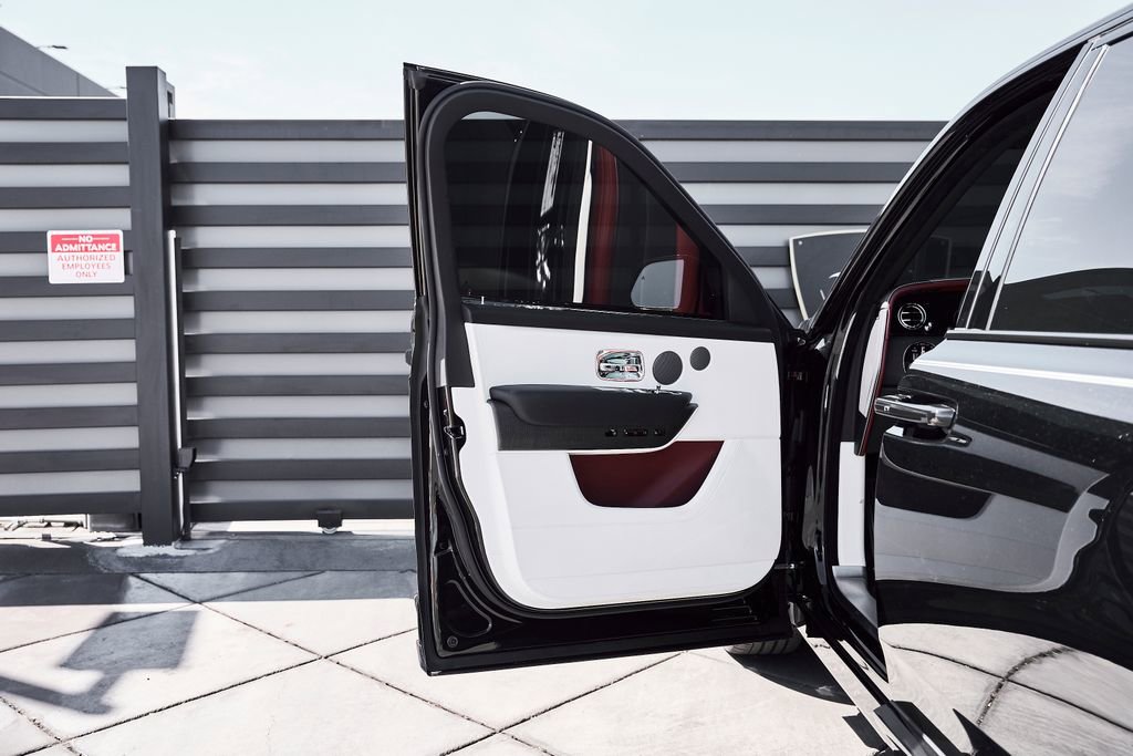 Used 2026 Rolls-Royce Cullinan image 33