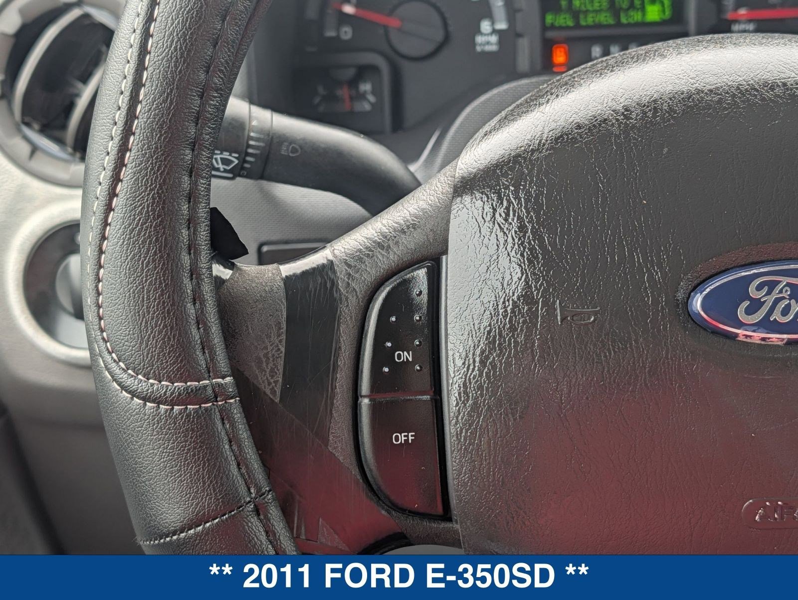 Used 2011 Ford E-350 and Econoline 350 XLT image 25