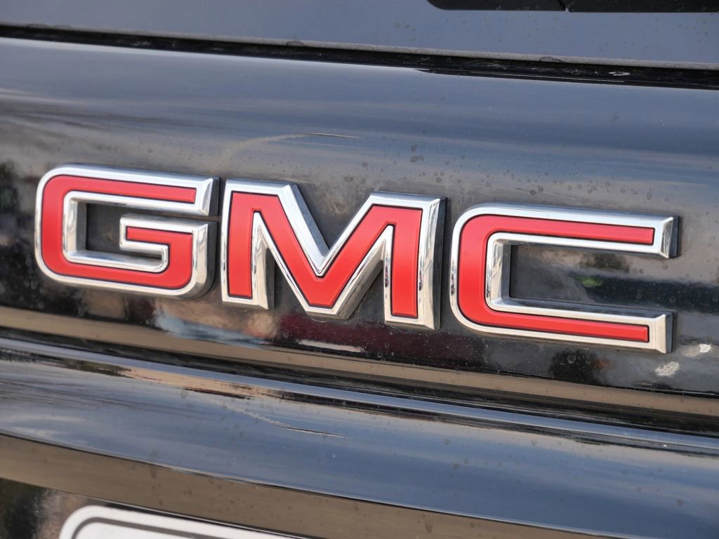 Used 2024 GMC Terrain SLE w/ Driver Convenience Package image 10