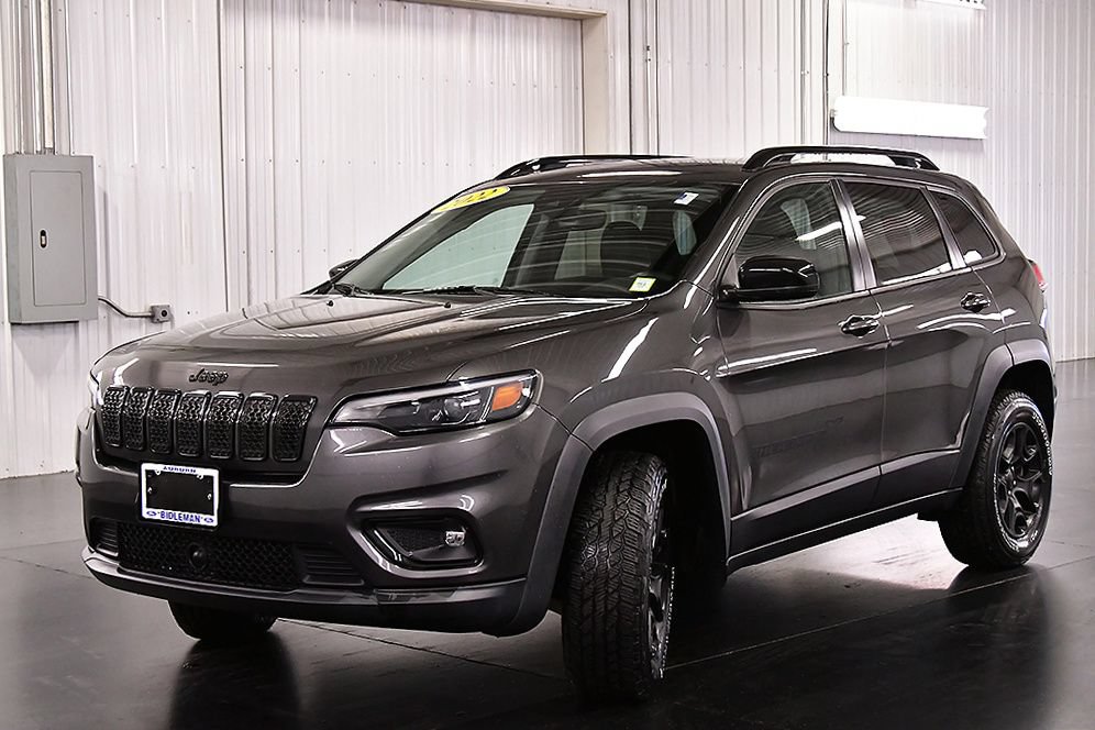 Used 2022 Jeep Cherokee Latitude AWD/4WD image 3
