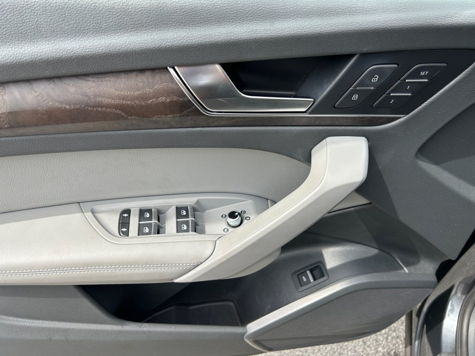 Used 2019 Audi Q5 2.0T Premium Plus AWD/4WD image 32