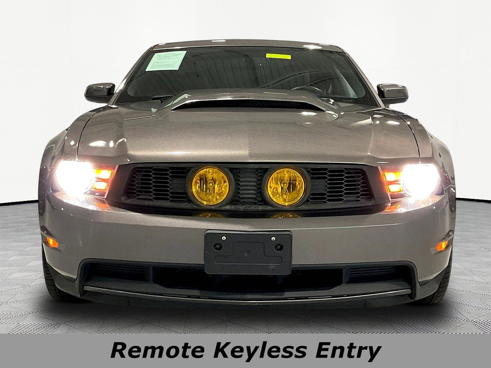 Used 2011 Ford Mustang GT Premium w/ Brembo Brake Pkg RWD image 2