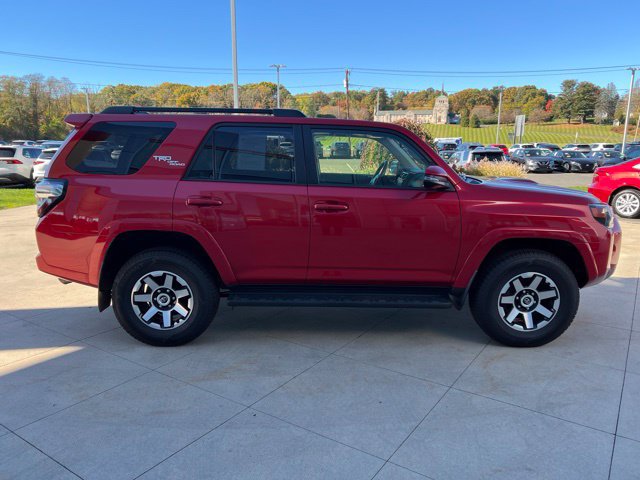 Used 2023 Toyota 4Runner TRD Off-Road Premium w/ Moonroof Package AWD/4WD image 10