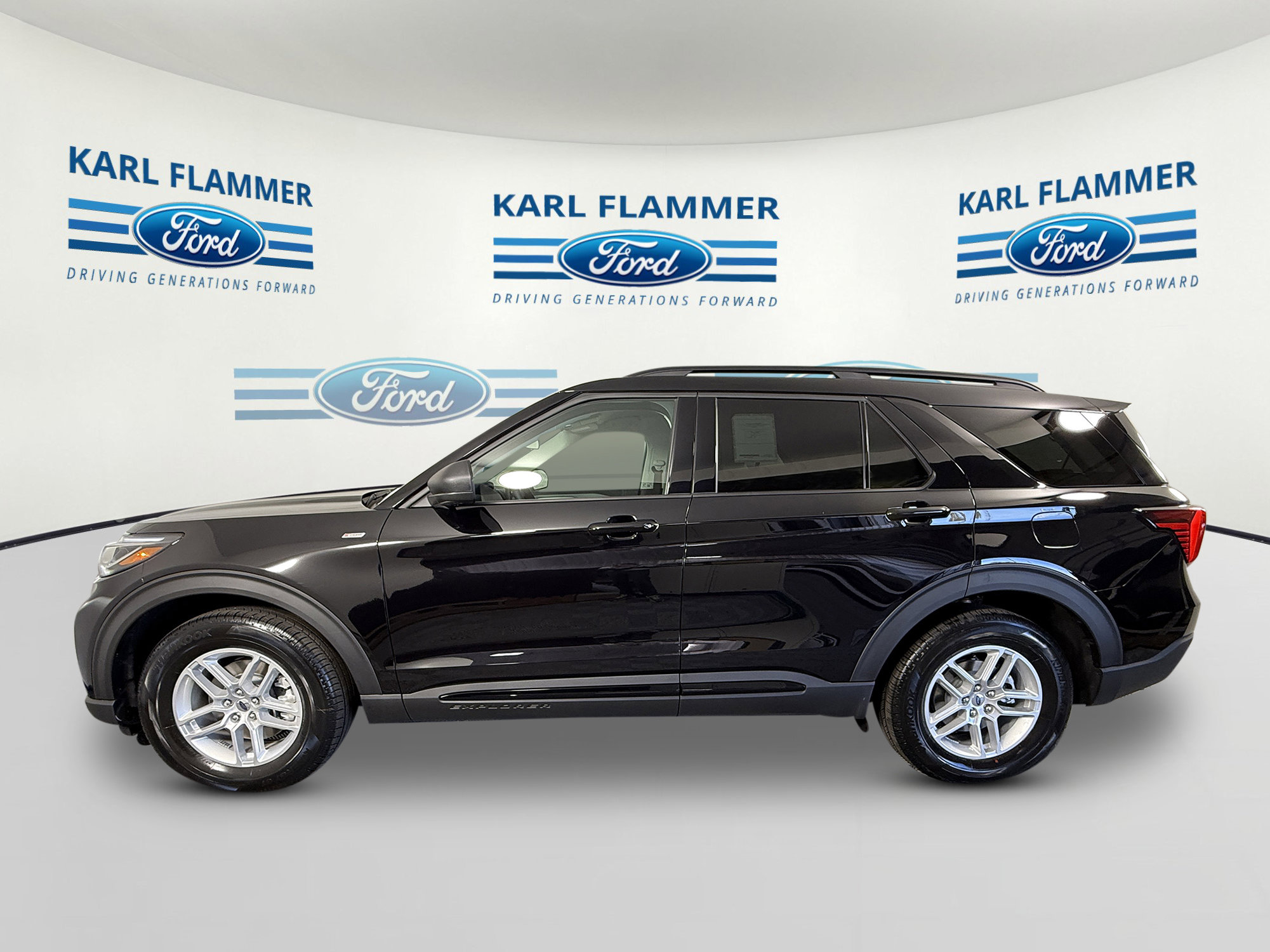 New 2026 Ford Explorer Active w/ Active Comfort Package RWD image 5