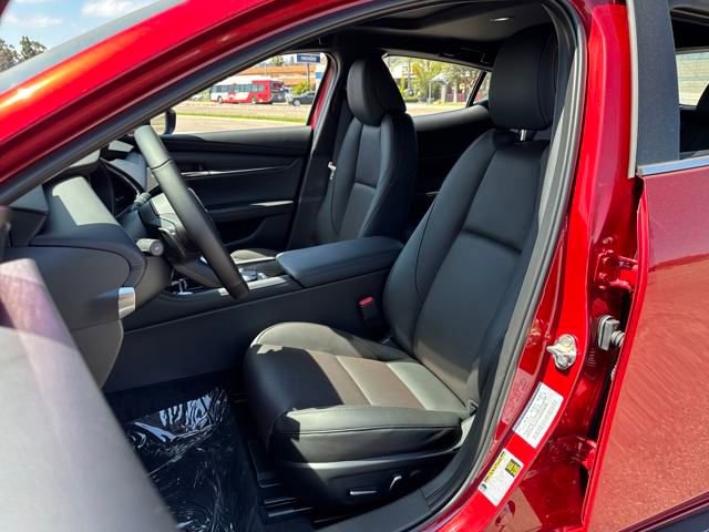 New 2025 MAZDA MAZDA3 Hatchback w/Premium Plus Pkg video 5