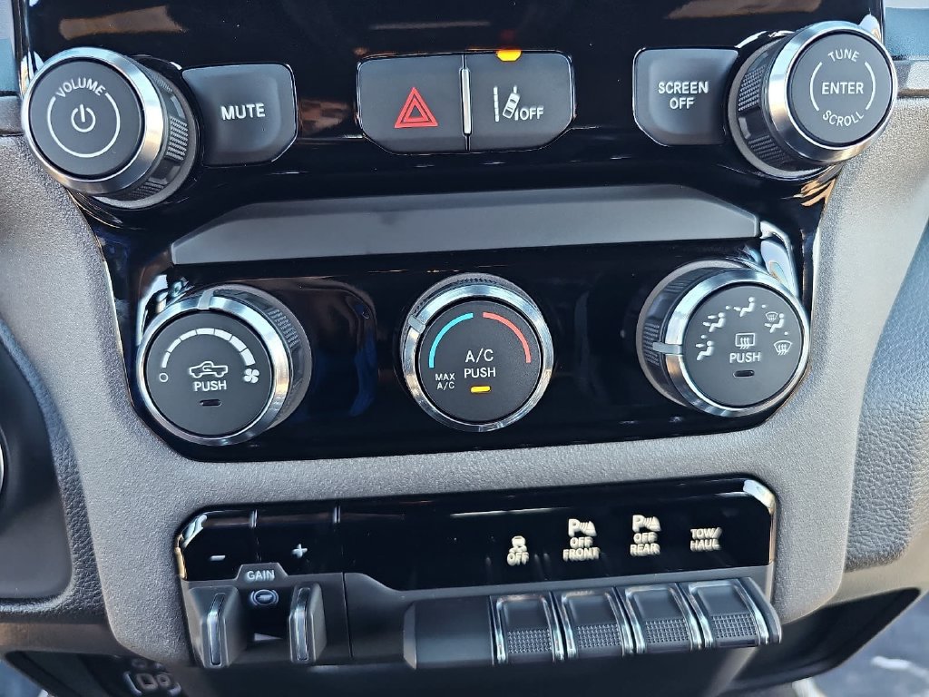New 2027 RAM 1500 Express AWD/4WD image 20