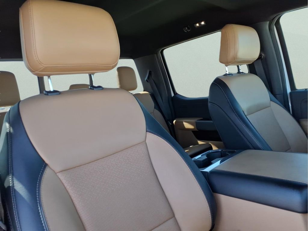 Used 2024 Ford F450 Lariat w/ FX4 Off-Road Package image 16