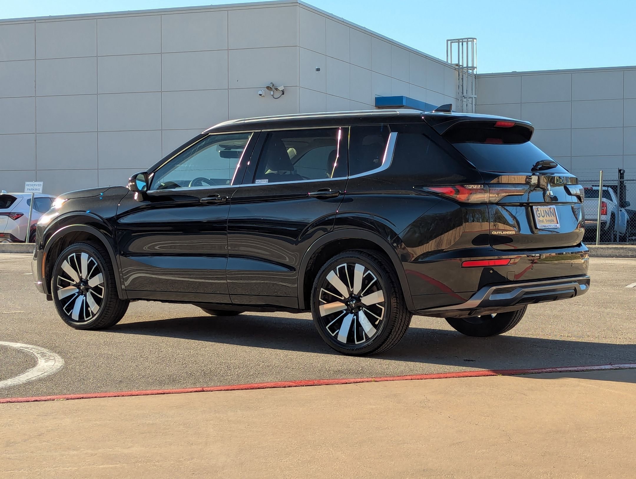 Used 2025 Mitsubishi Outlander SEL image 5