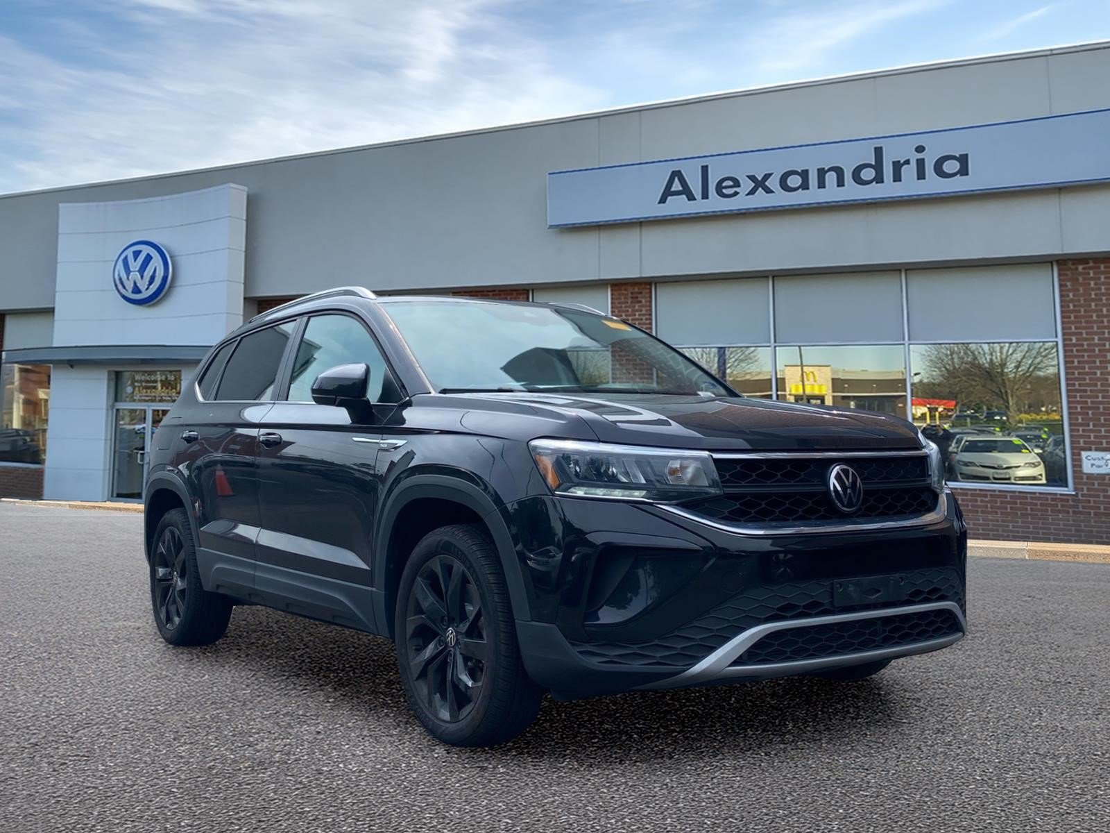 Certified 2023 Volkswagen Taos SE w/ Panoramic Sunroof Package