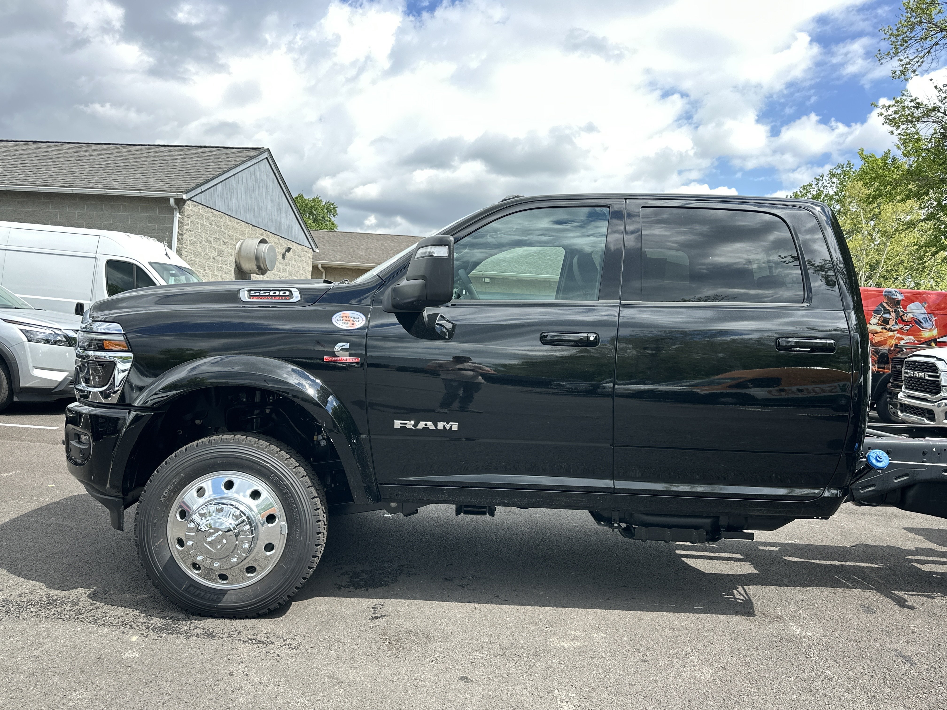 New 2026 RAM 5500 4x4 Crew Cab w/ Laramie Trim Package image 24