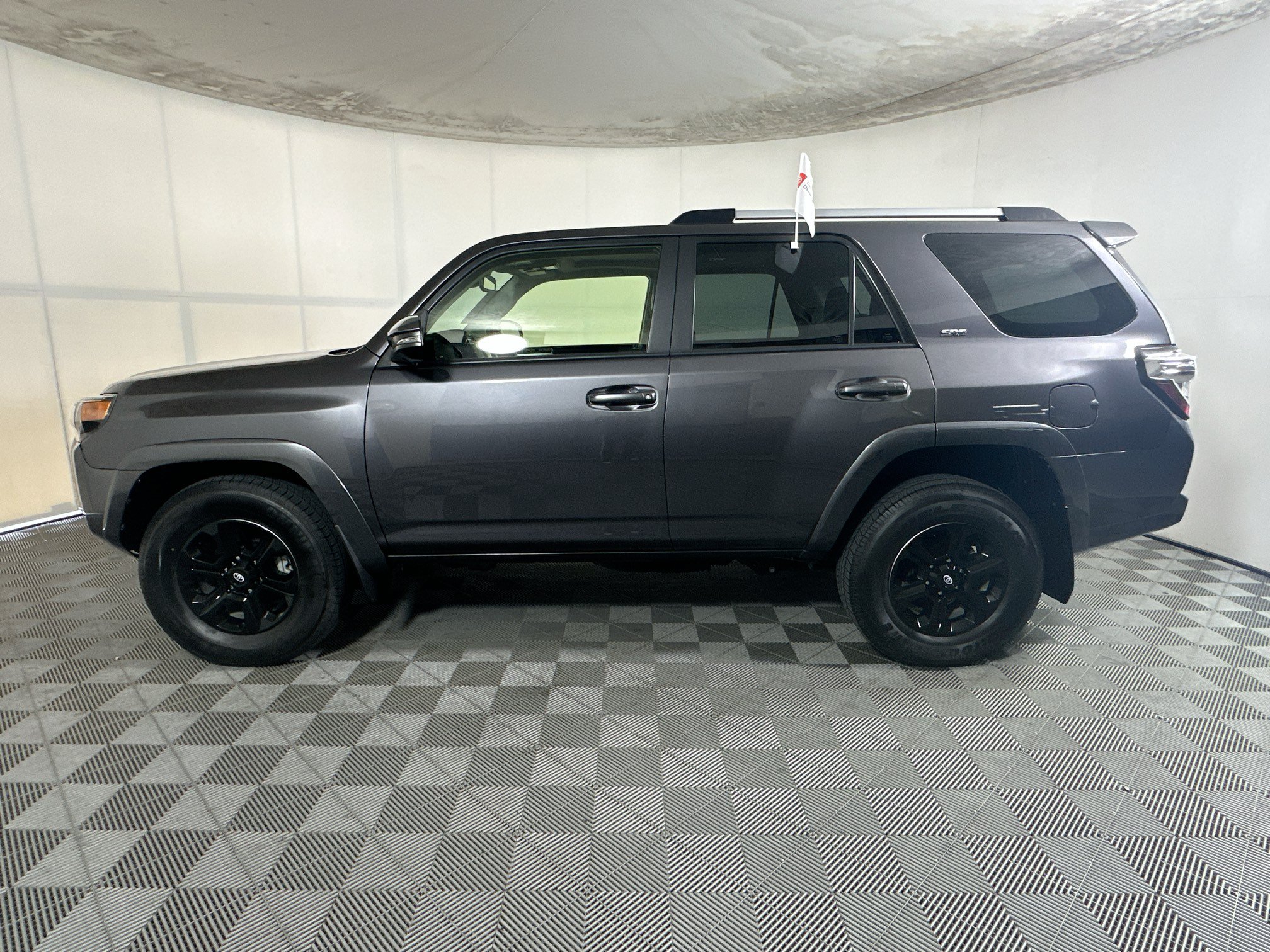 Used 2023 Toyota 4Runner SR5 Premium w/ Moonroof Package RWD image 6