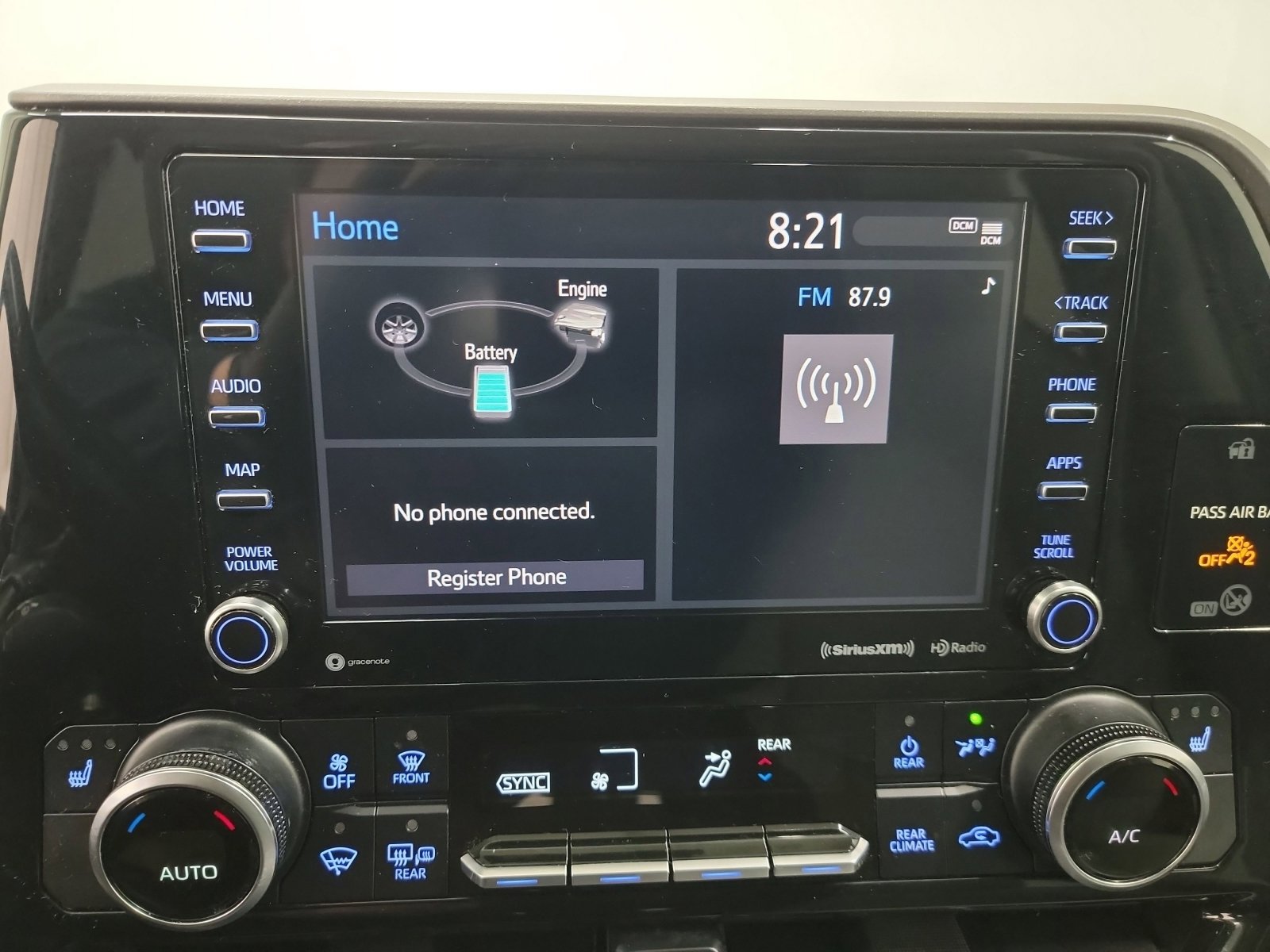 Used 2020 Toyota Highlander XLE AWD/4WD image 22