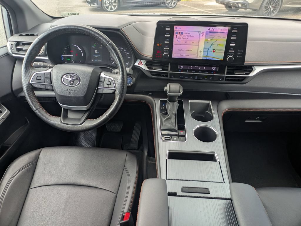 Used 2024 Toyota Sienna XSE FWD image 28