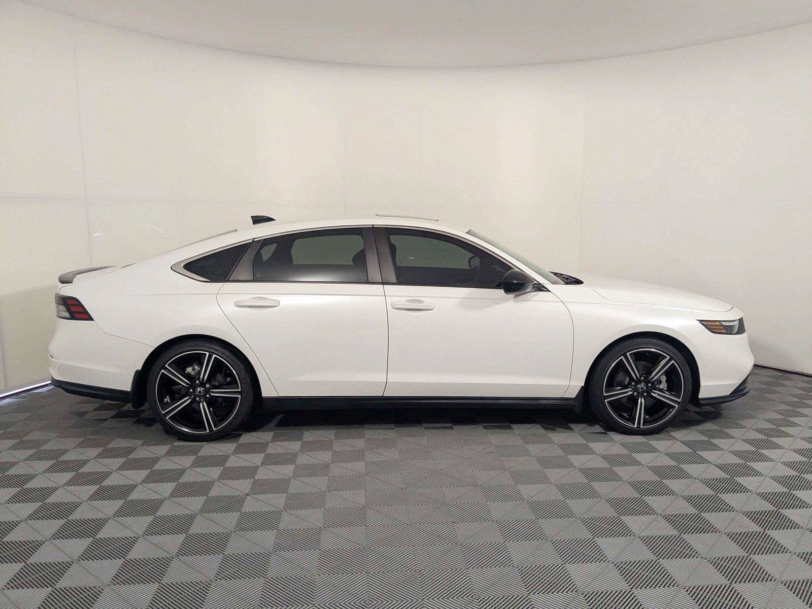 Used 2023 Honda Accord Sport image 5