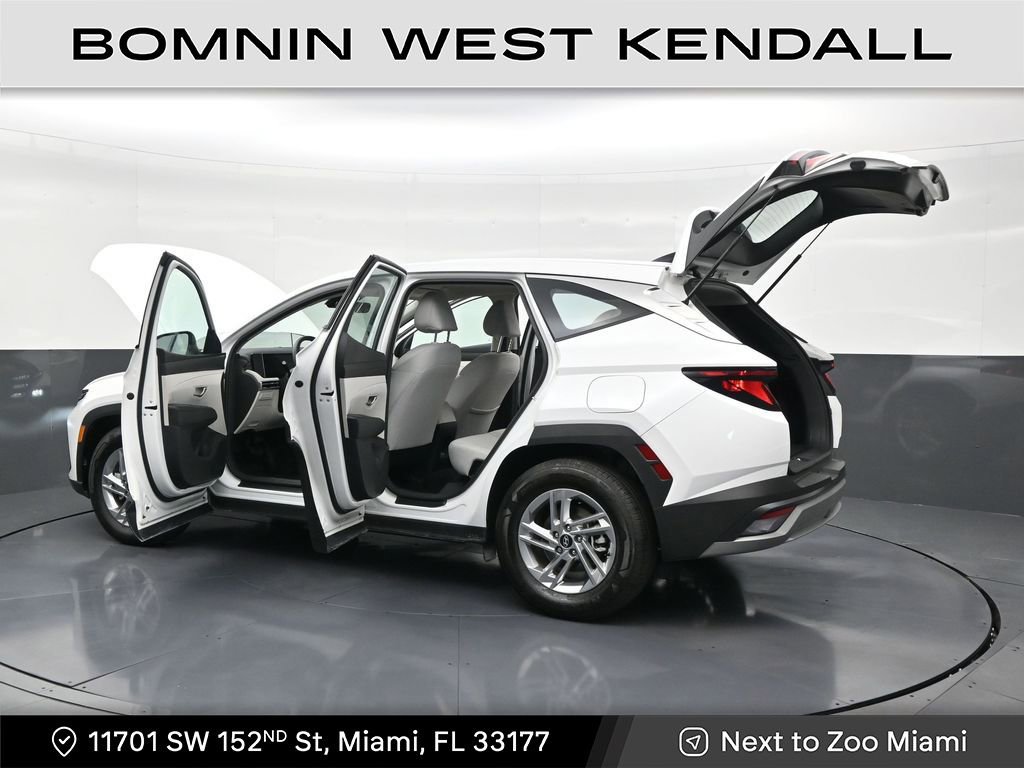 Used 2025 Hyundai Tucson SE image 32