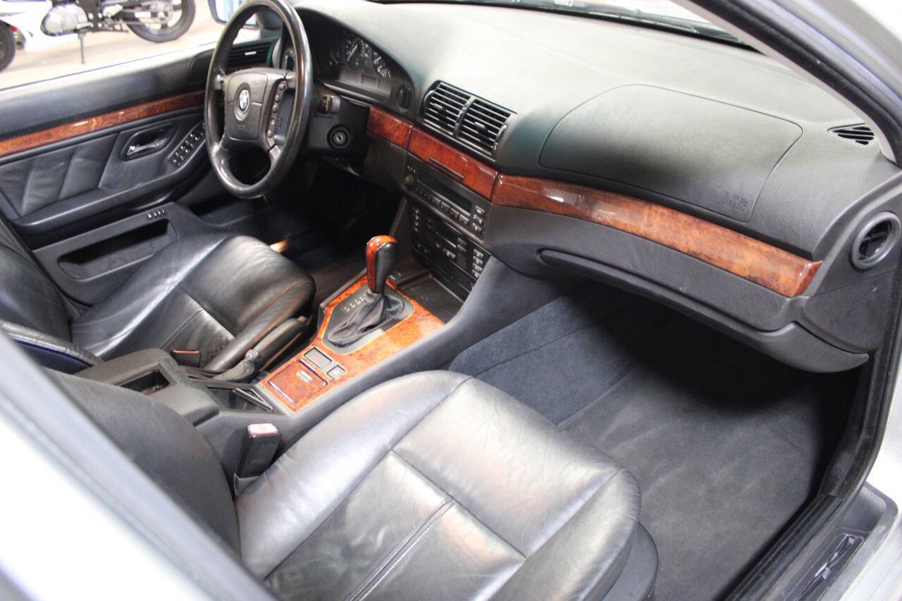 Used 2000 BMW 528i Sedan image 24