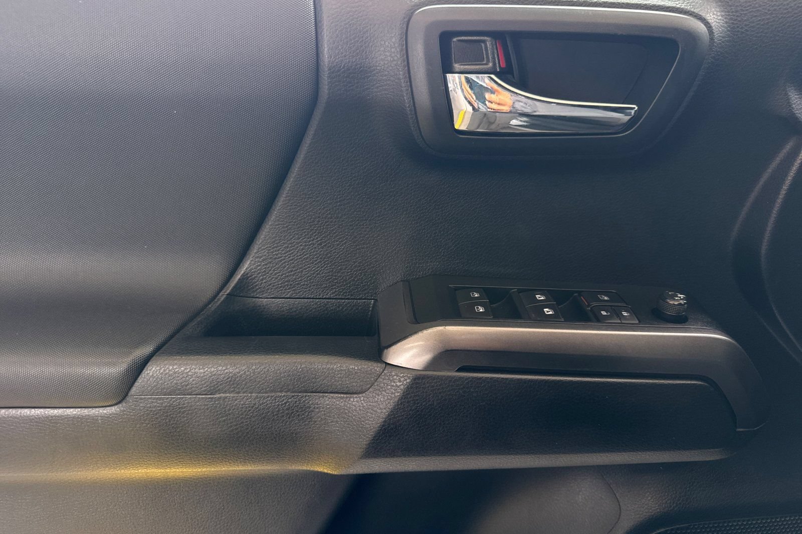 Used 2019 Toyota Tacoma TRD Sport w/ Technology Package RWD image 11