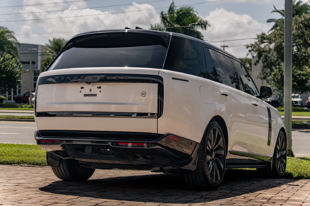 Used 2023 Land Rover Range Rover SV AWD/4WD image 5