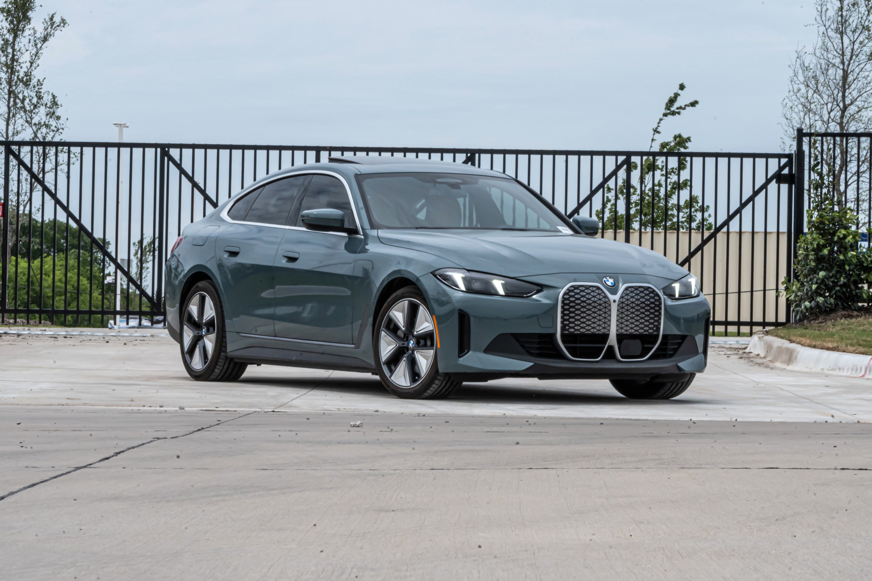 Certified 2026 BMW i4 xDrive40i w/ Premium Package AWD/4WD image 2