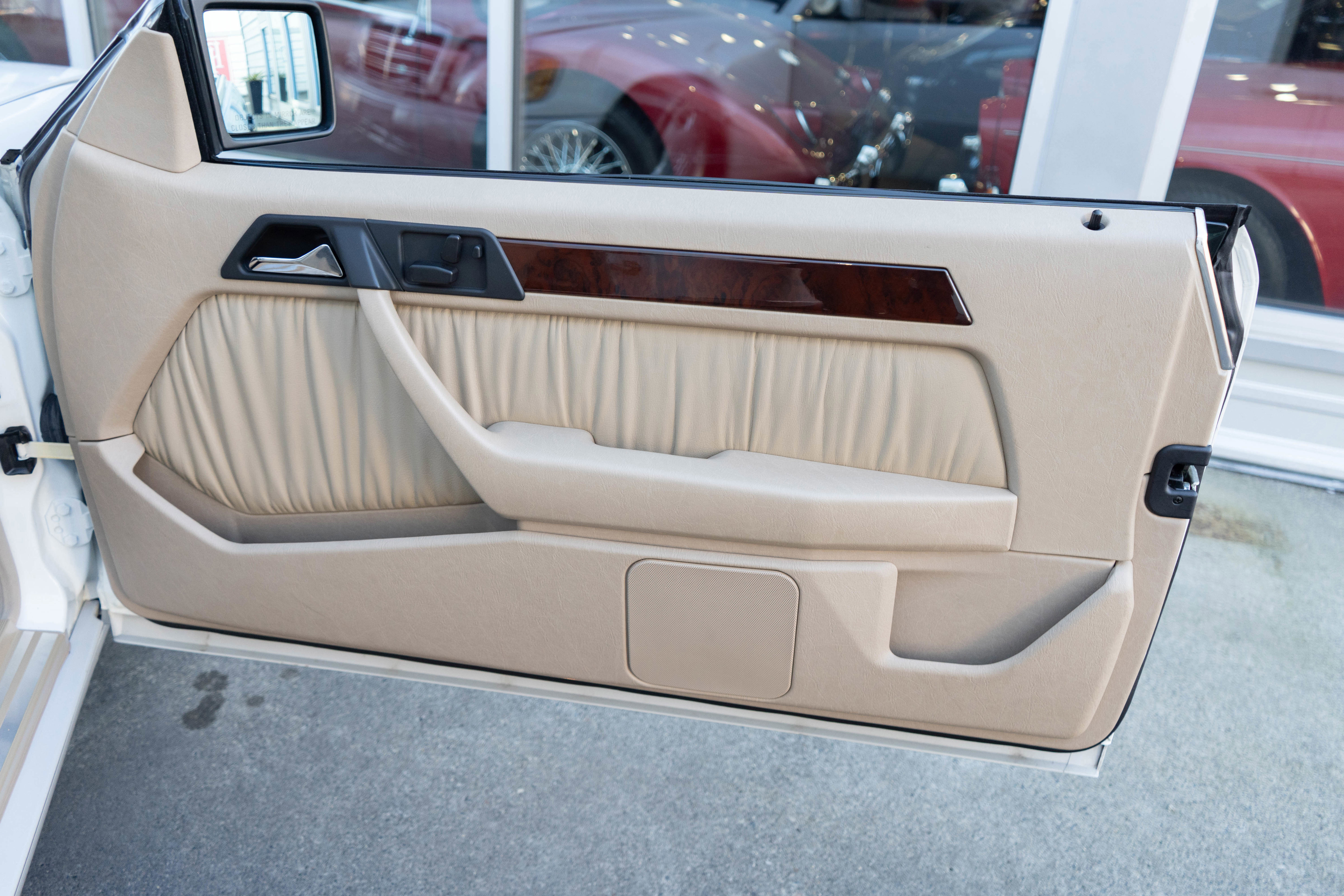 Used 1995 Mercedes-Benz E 320 Convertible image 24