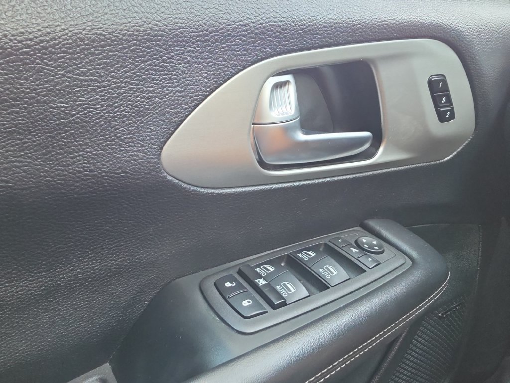 Used 2023 Chrysler Pacifica Limited w/ Uconnect Theater Family Group AWD/4WD image 21