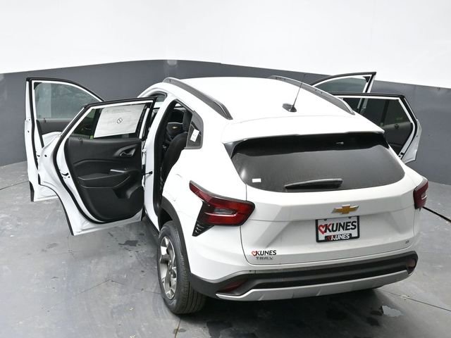 New 2026 Chevrolet Trax LT w/ Driver Confidence Package image 62