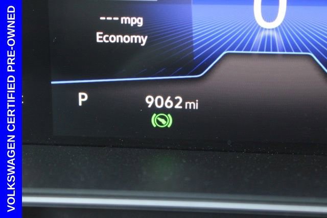 Used 2025 Volkswagen Jetta SE w/ Sunroof Package image 32