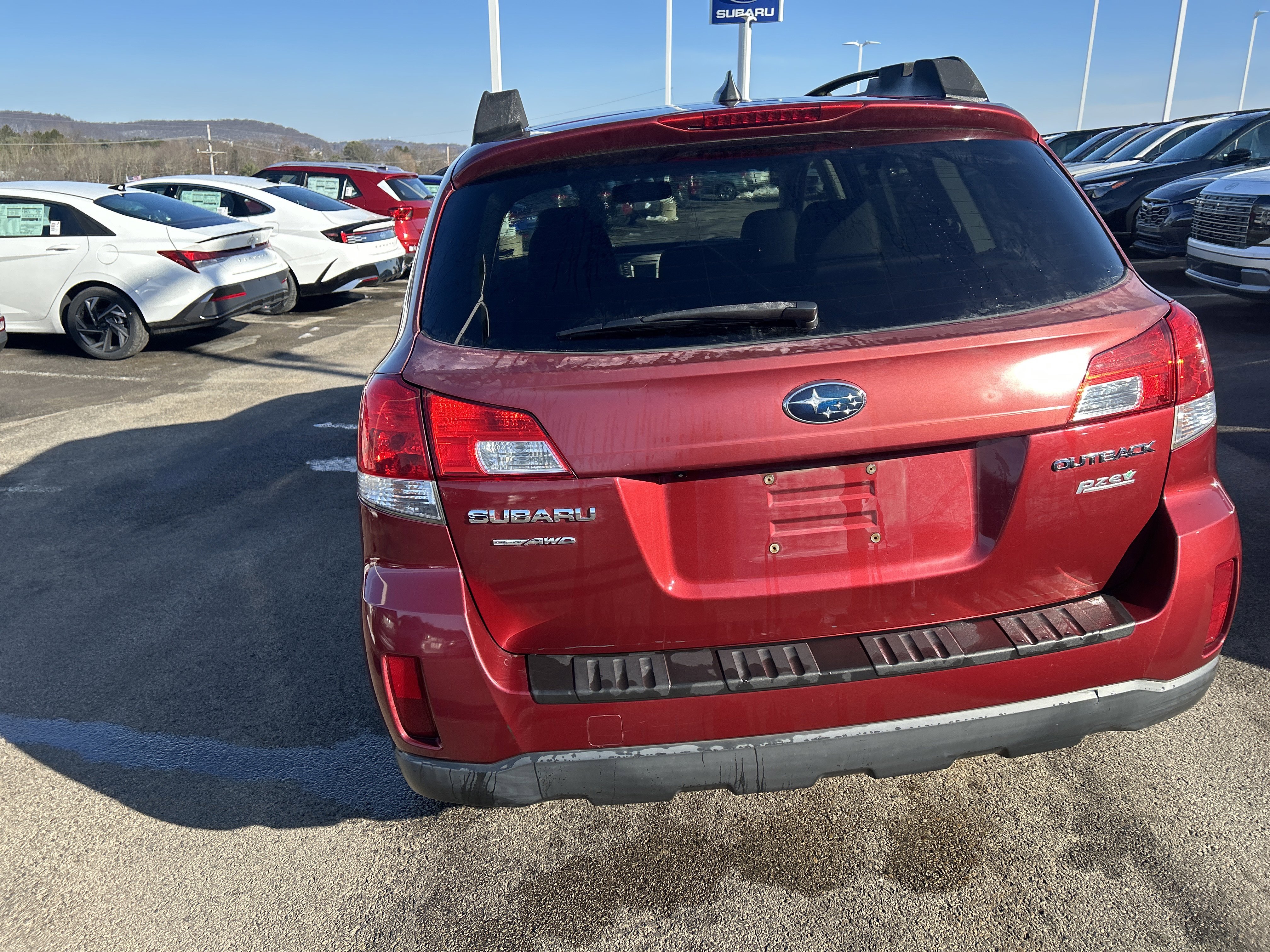 Used 2013 Subaru Outback 2.5i Limited w/ Moonroof Pkg image 9