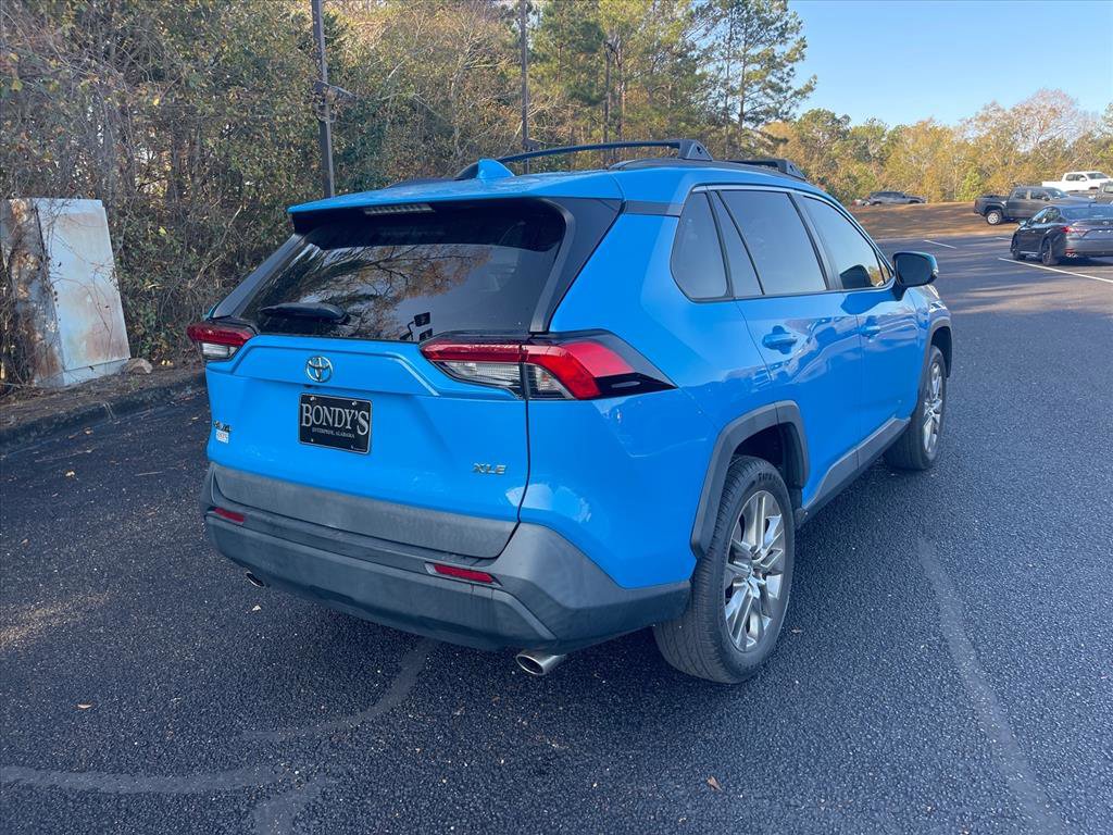 Used 2020 Toyota RAV4 XLE Premium image 17