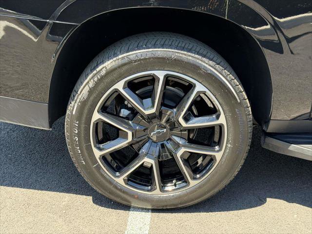 Used 2026 Chevrolet Suburban RST w/ RST Capability Package AWD/4WD image 8