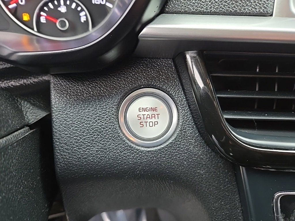 Used 2020 Kia Optima S image 22