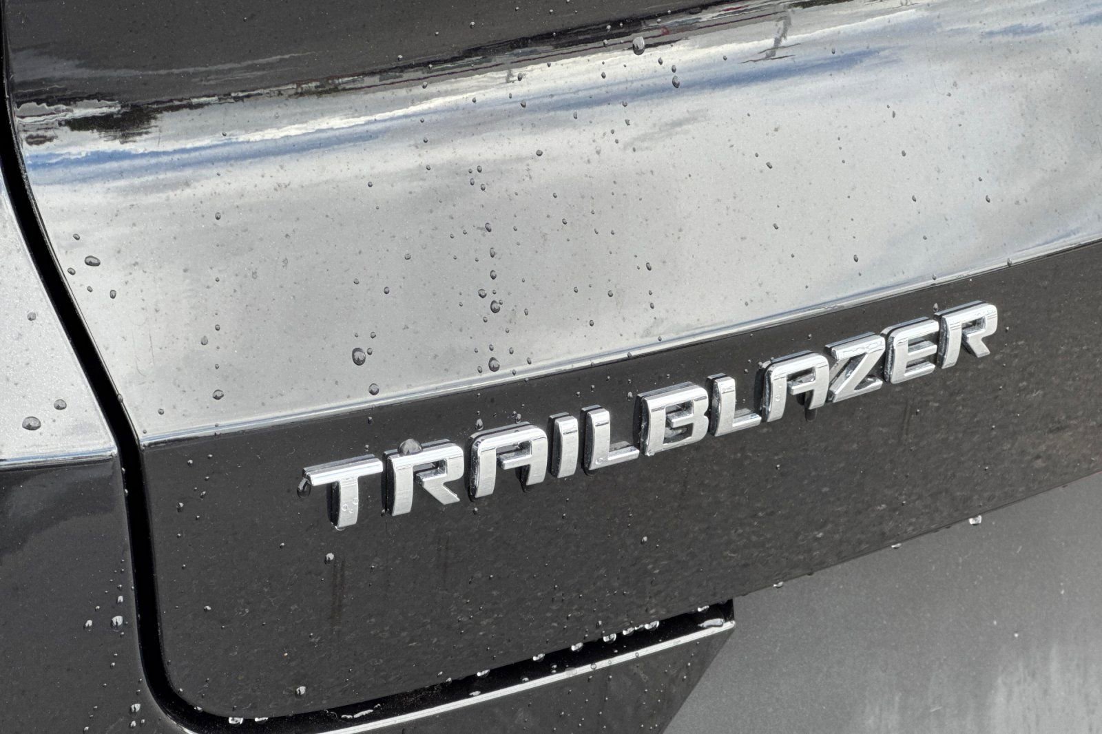 Used 2023 Chevrolet TrailBlazer LS FWD image 13