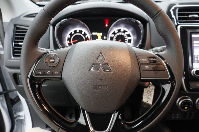 New 2026 Mitsubishi Outlander Sport LE AWD/4WD image 8