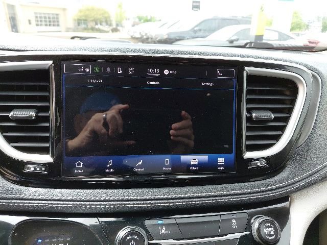 Used 2022 Chrysler Pacifica Touring-L image 19