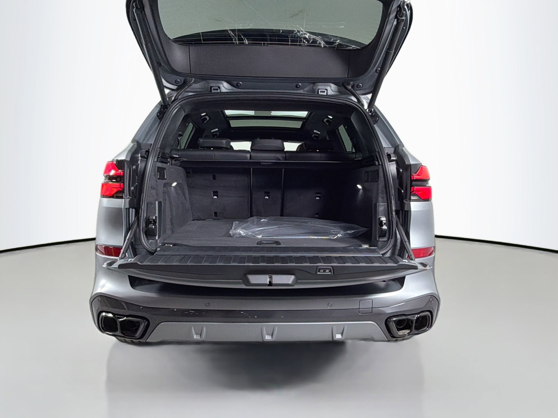 New 2026 BMW X5 M60i image 27