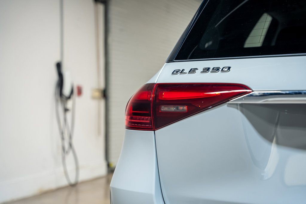 Used 2024 Mercedes-Benz GLE 350 4MATIC w/ AMG Line Exterior image 14