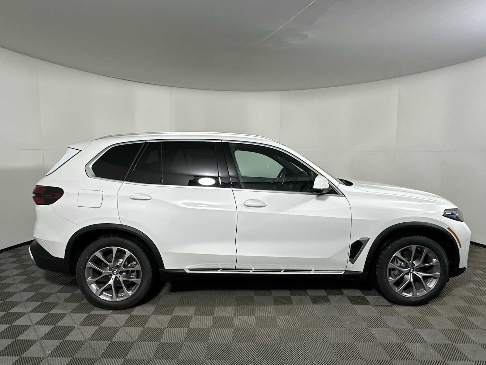 New 2026 BMW X5 xDrive40i image 8