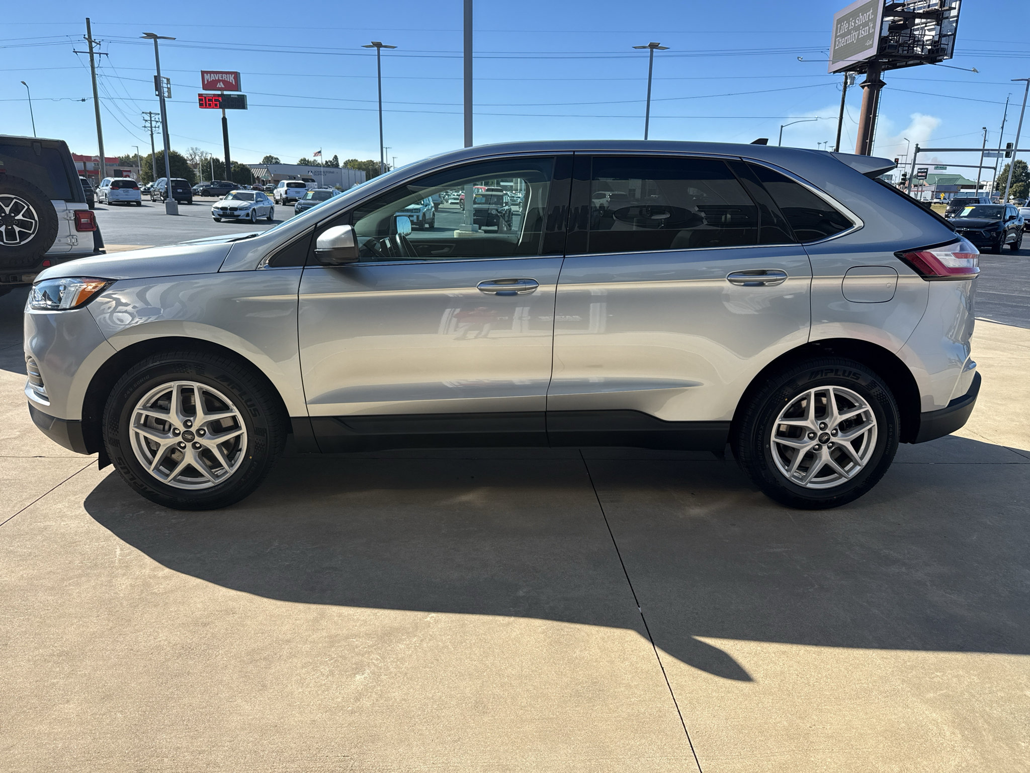 Used 2024 Ford Edge SEL AWD/4WD image 4