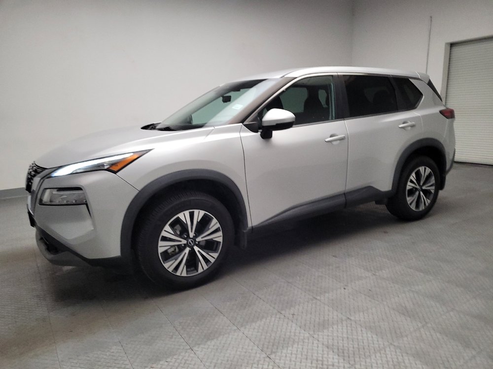 Used 2022 Nissan Rogue SV FWD image 2