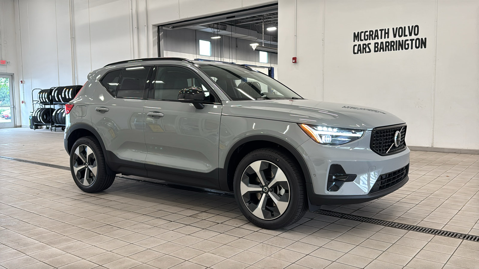 New 2026 Volvo XC40 B5 Plus w/ Protection Package Premier AWD/4WD image 3